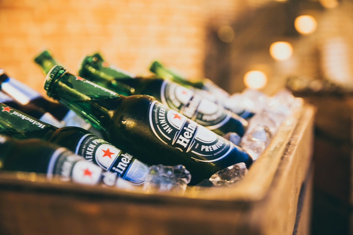 butelki-piwa-heineken-w-lodowce.jpg